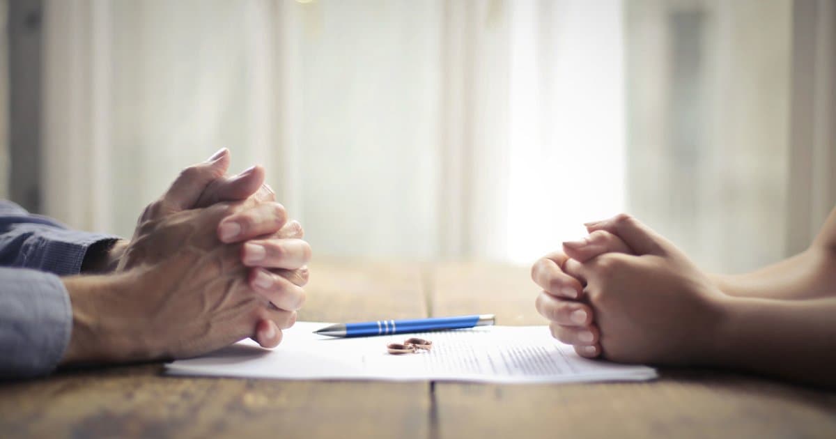 What is a shareholders agreement?